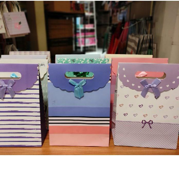 

Promo Hari Ini" Paper Bag Lucu Ukuran 19.4x8.6x27cm
