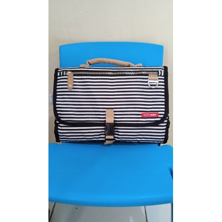 Preloved tas skip hop travel pronto changing station second anello original bayi