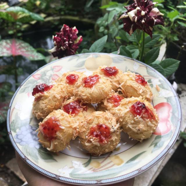 

Cookies Strawberry Thumbprint