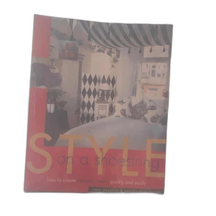 

Buku Impor Interior Kamar - Style on A Shoestring