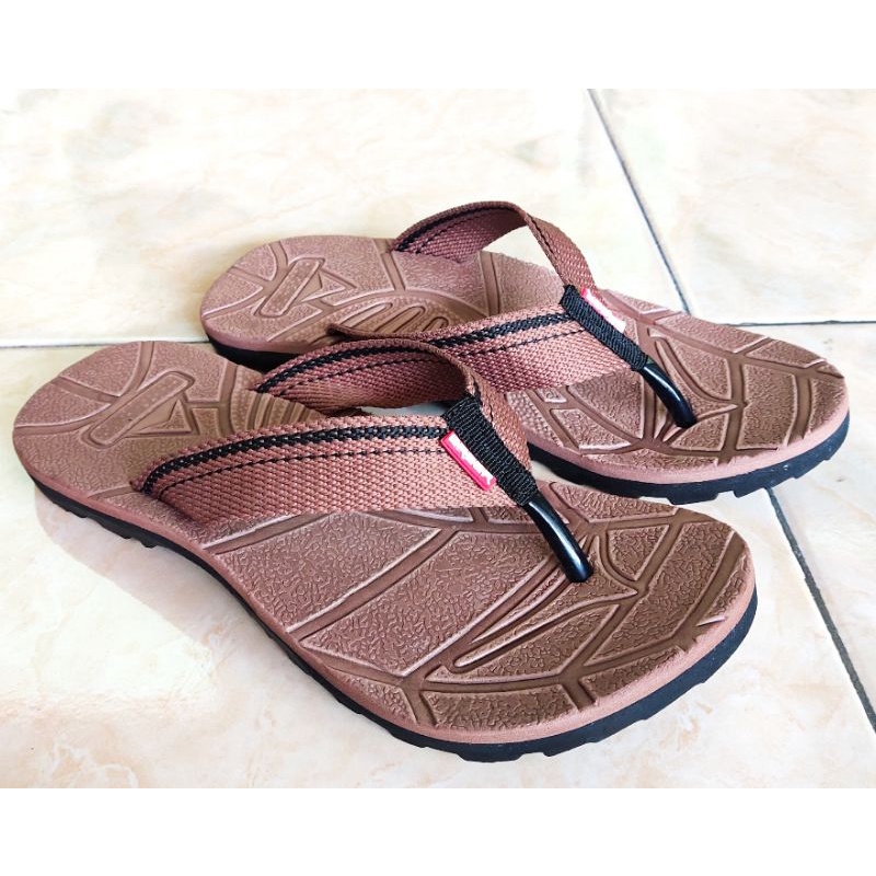 Sandal Gunung Sendal Casual Selop Pria Santai Sandal Japit Hitam