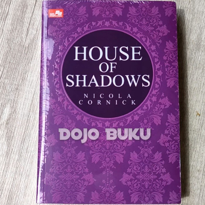 

MUST HAVE!! HOUSE OF SHADOWS BY NICOLA CORNICK TERMURAH