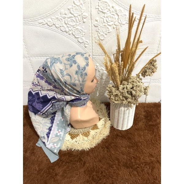 VOAL HIJAB SEGI4 MOTIF BUTTON KW