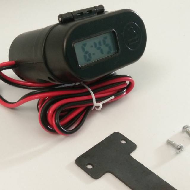 Charger HP di Motor Plus Voltmeter dan Jam Digital Komplit
