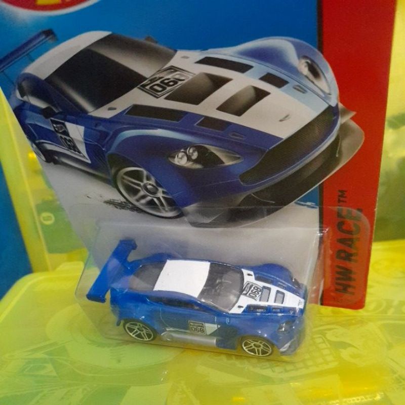 hot wheels aston Martin vantage gt3
