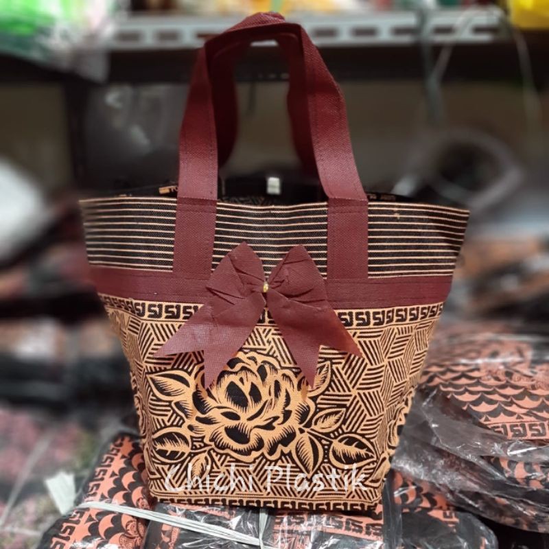 Tas hajatan batik mewah 18x18