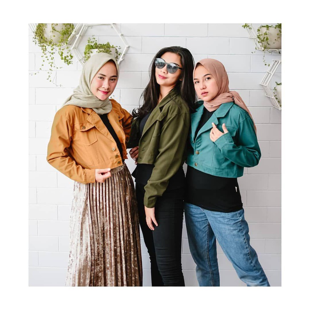 Moni Crop l Jaket Wanita