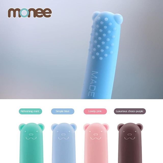 Monee Silicone Baby Spoon step 1