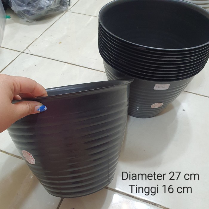 POT OLIVE Pot Bunga Tanaman Hitam Putih Plastik Grosir Murah