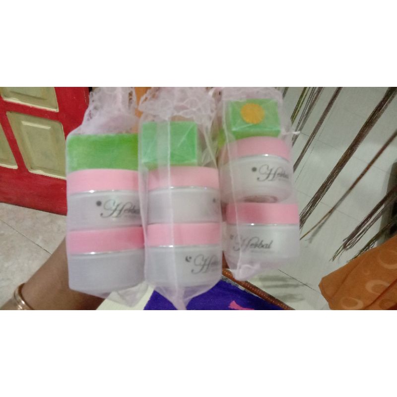 CREAM HERBAL PINK BERHOLOGRAM
