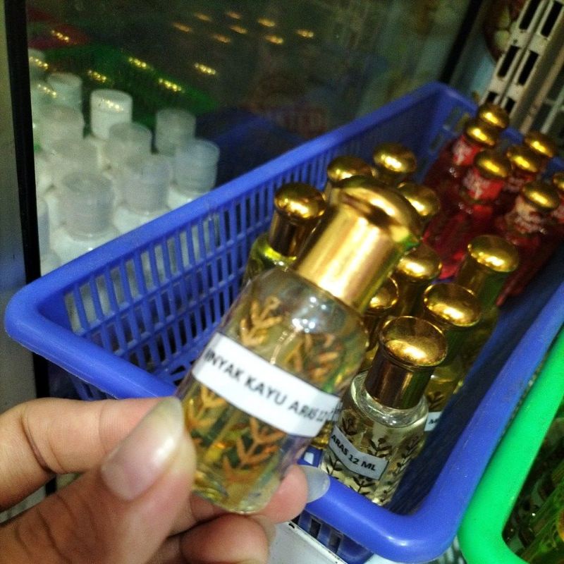 

minyak urapan kayu aras