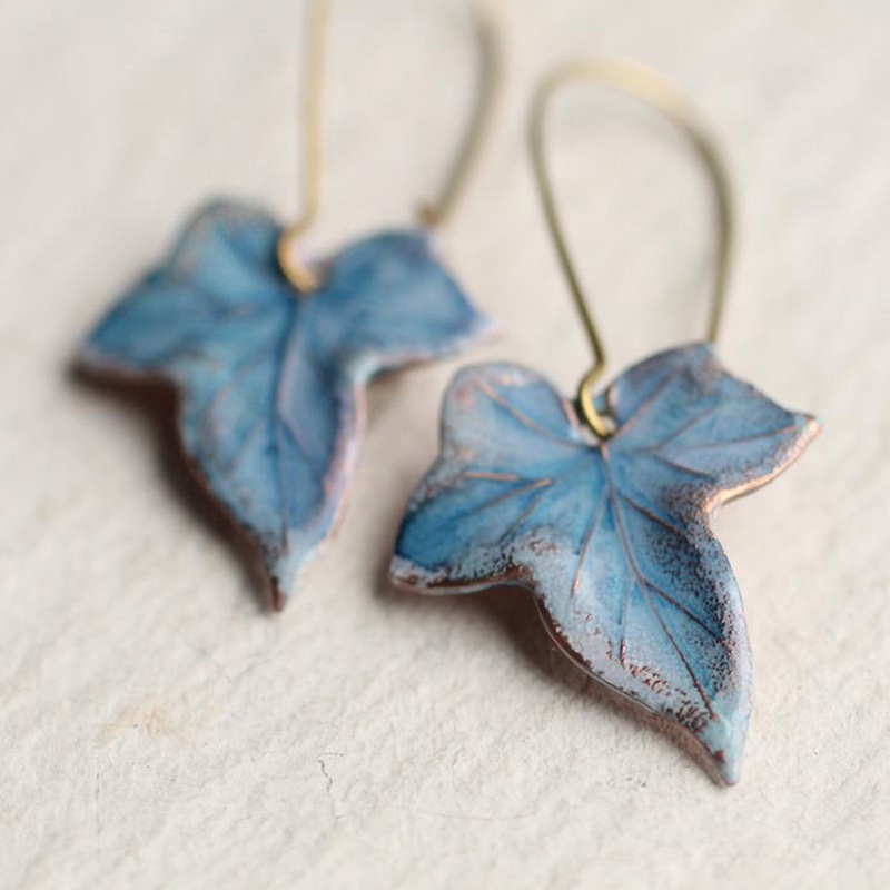 Anting Tusuk Gantung Desain Daun Maple Biru Gaya Bohoetnik Kreatif Untuk Wanita