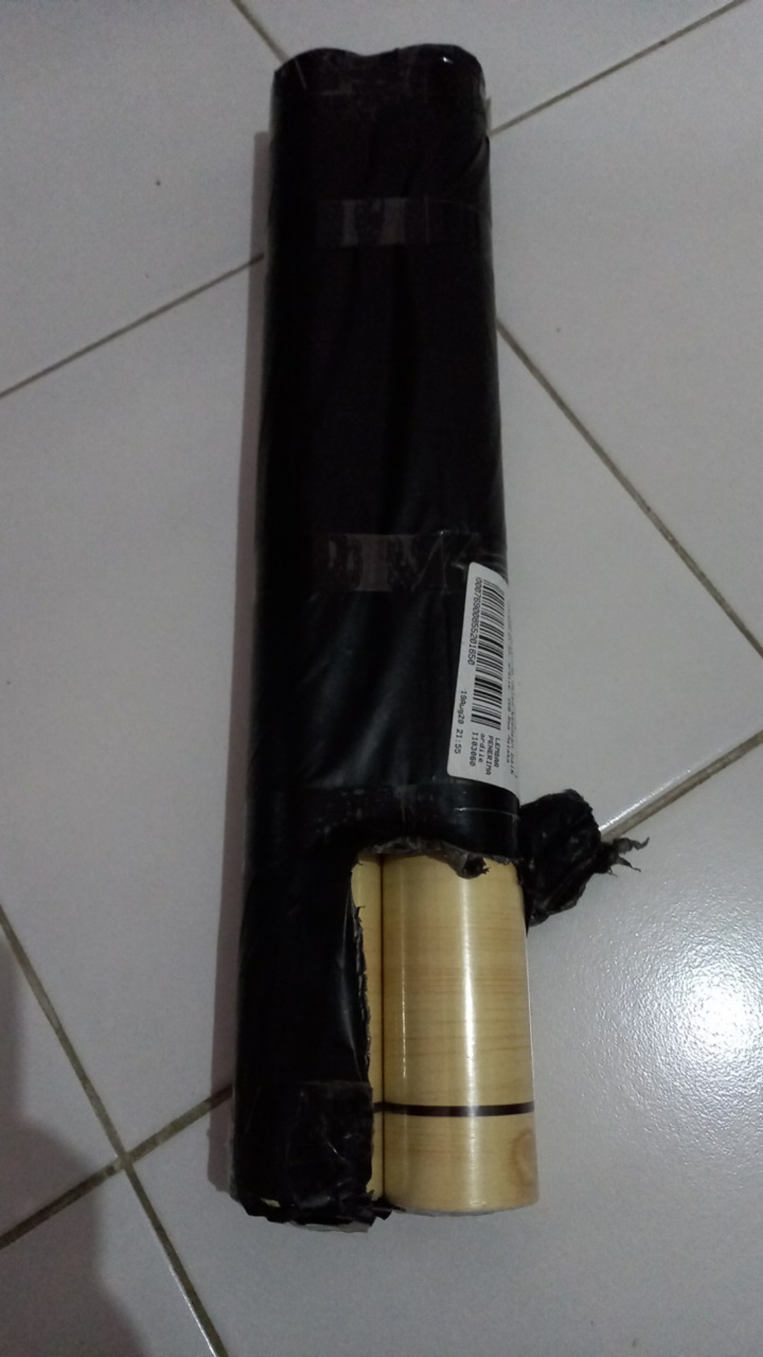 Wallpaper Sticker Dinding Kayu Kuning