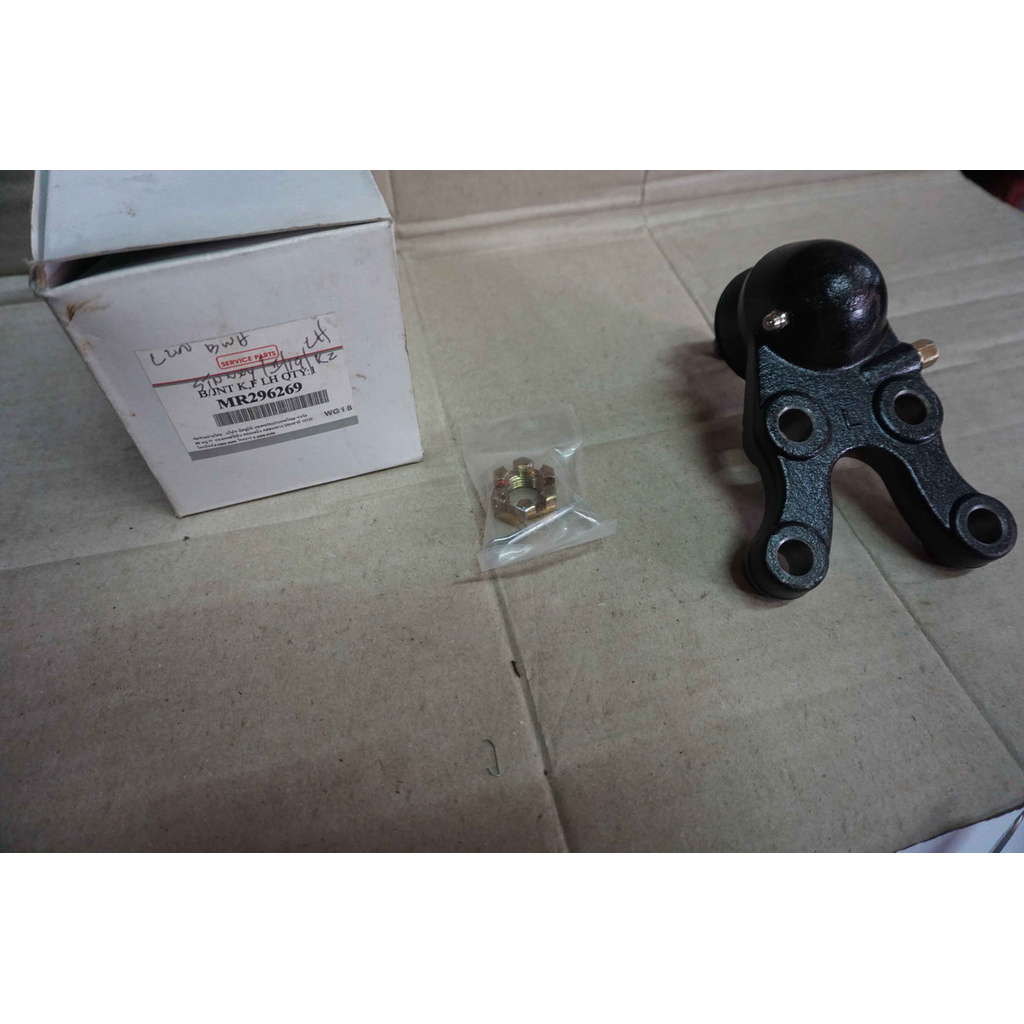 Ball Joint Bawah Mitsubishi L200