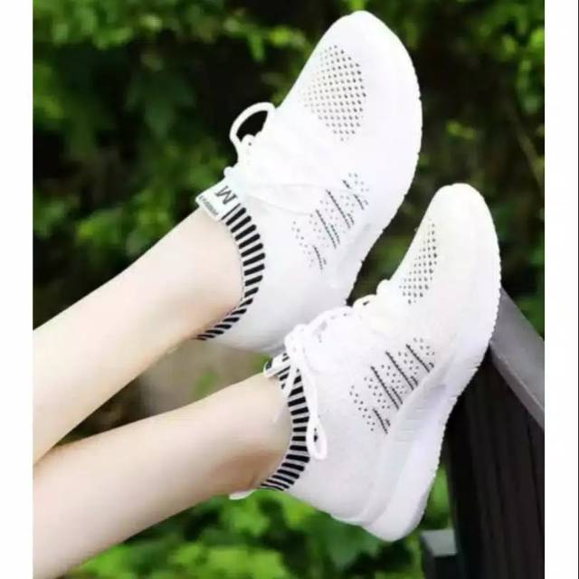 SEPATU KETS CEWEK KEKINIAN | SEPATU HITS