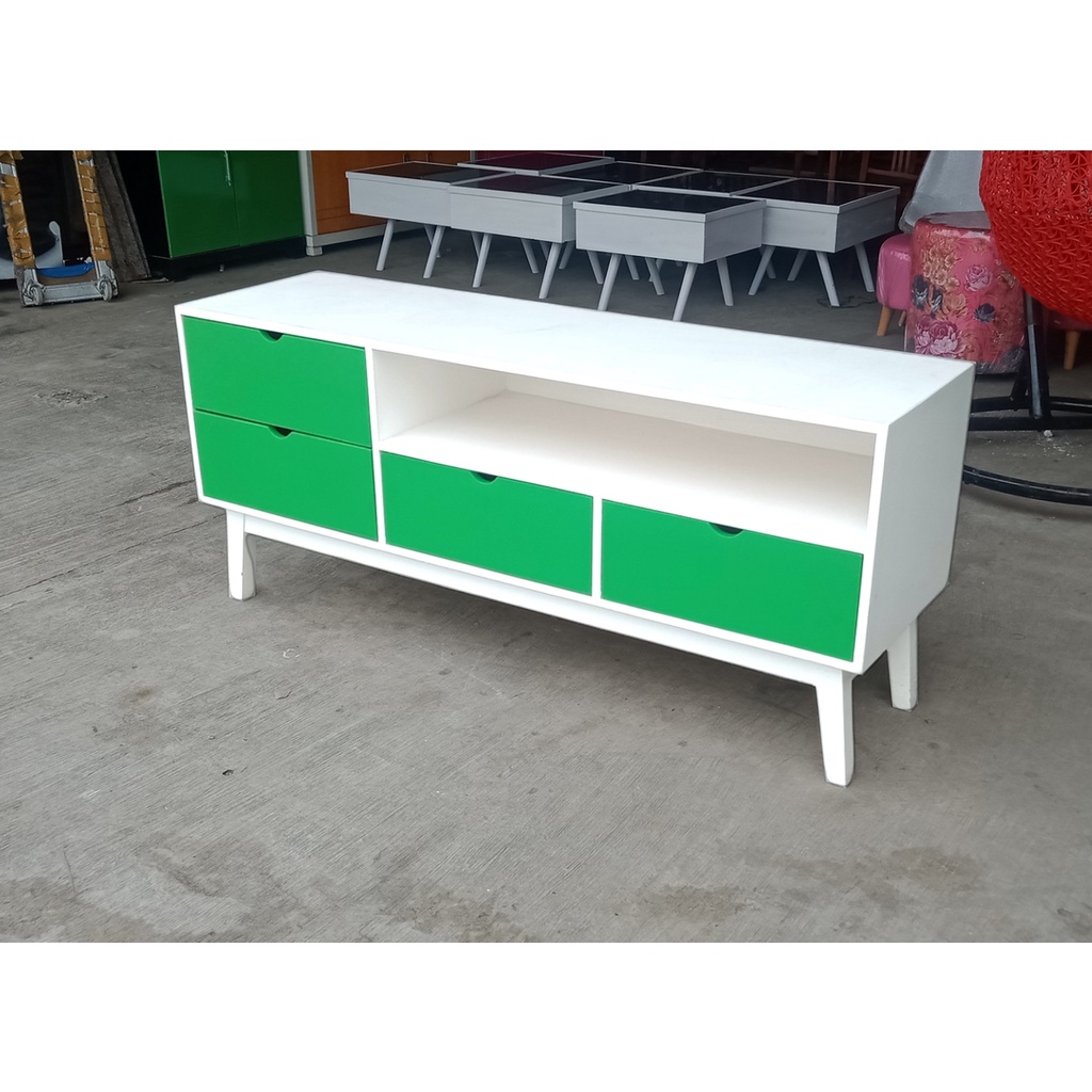 Bupet Rata Tv Kayu lapis Katana