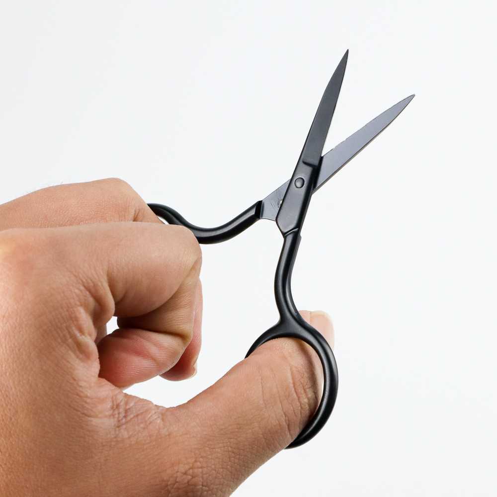 Gunting Cukur Alis Mata Eyebrow Trimmer Scissor Stainless Steel Tahan Karat Desain Minimalis Elegan Berkualitas