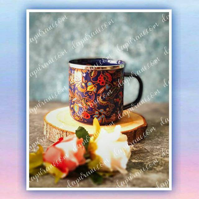 Mug Enamel D9 Batik⁣ Singapore