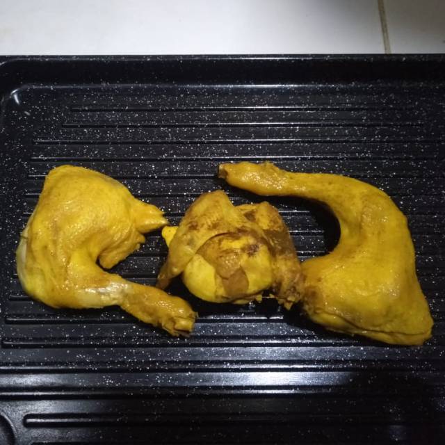 

Ayam Kuning Potong Ungkep 1.Ekor