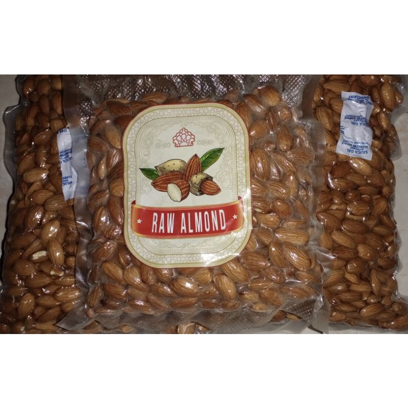 

Kacang Almond.