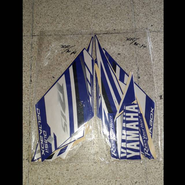 Striping sticker standar yamaha R15 2015 biru hitam merah
