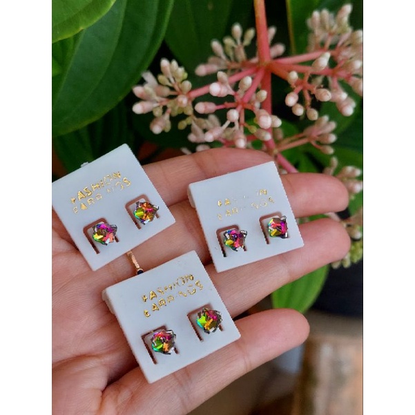 Anting Giwang Monel Kristal swa Piramid