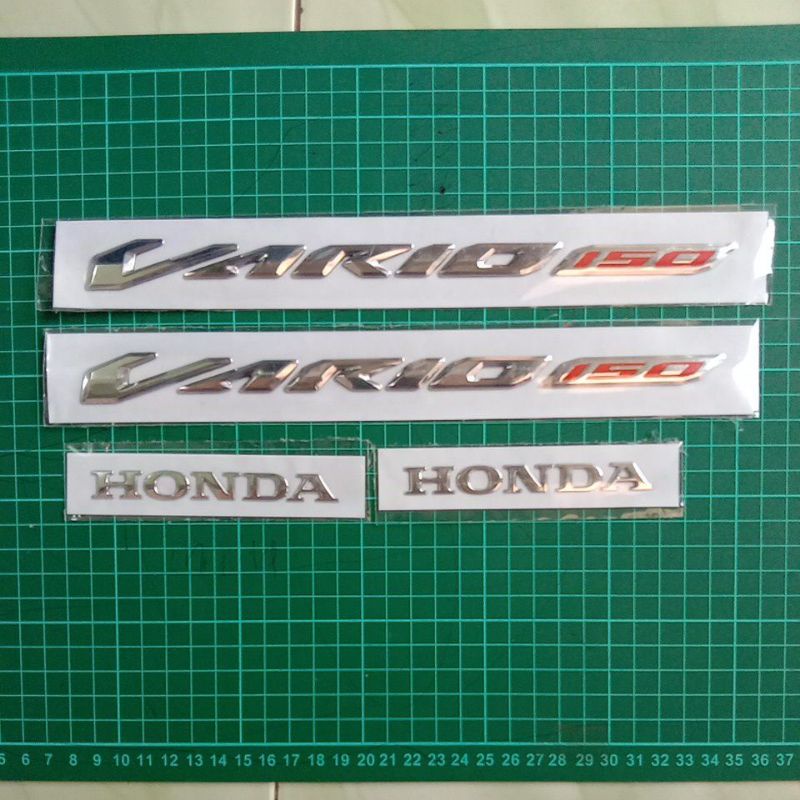 emblem stiker timbul vario 150 dan tulisan honda