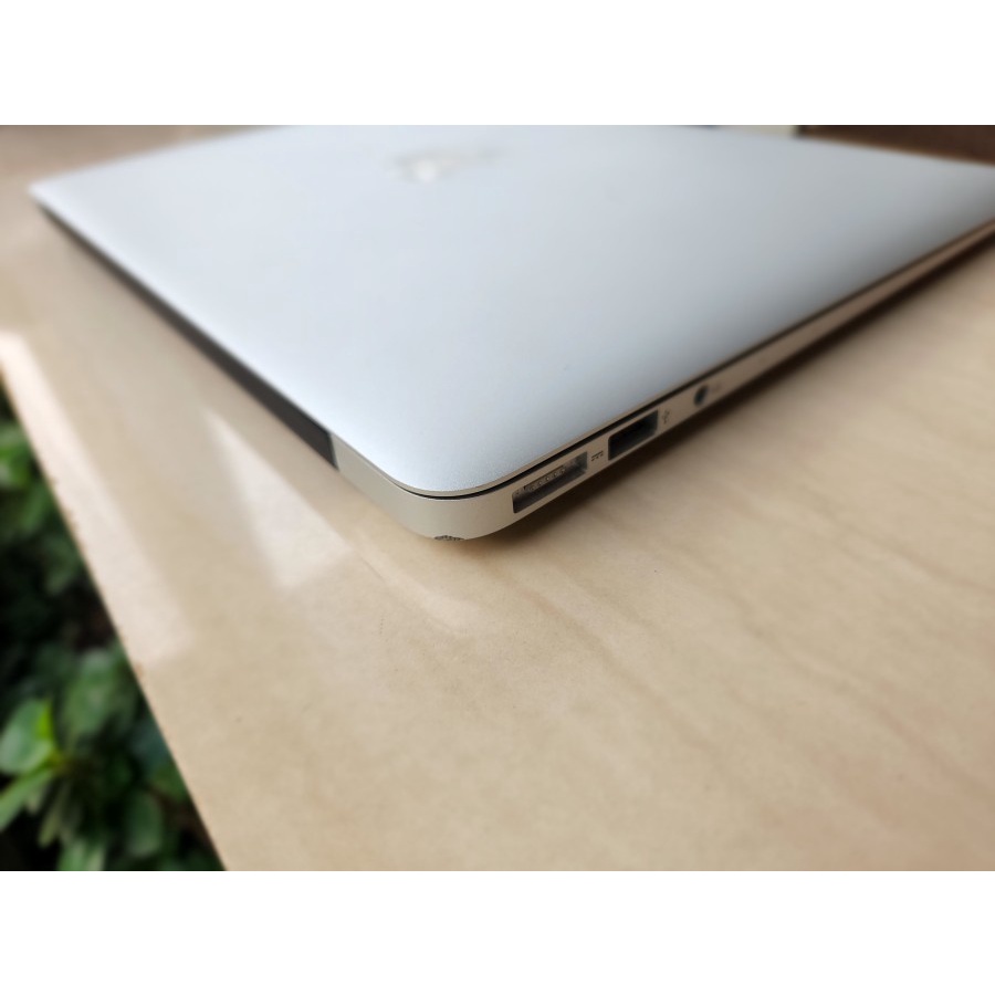 Laptop APPLE MACBOOK AIR 2017 13 Inch i5 8GB 128GB SSD [SECOND] Normal