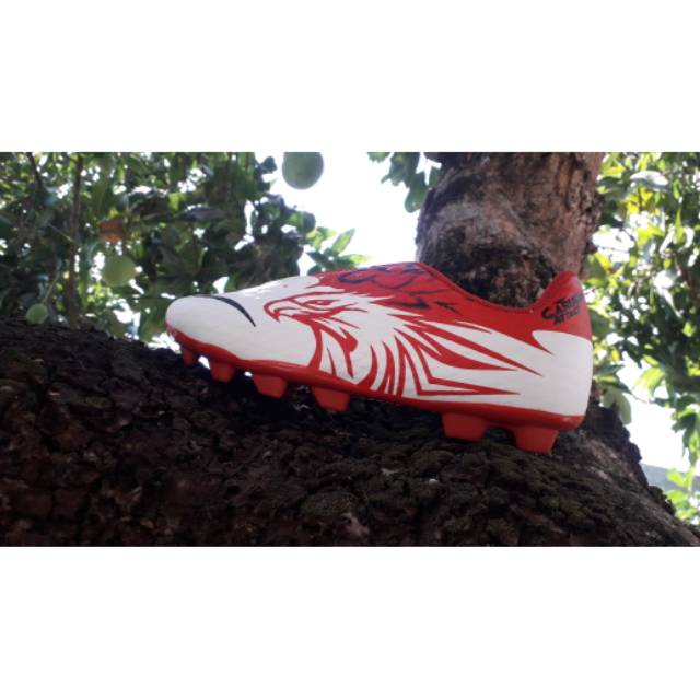 Sepatu specs Garuda Attack