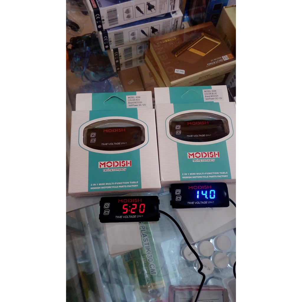 Jam dan volt meter digital motor