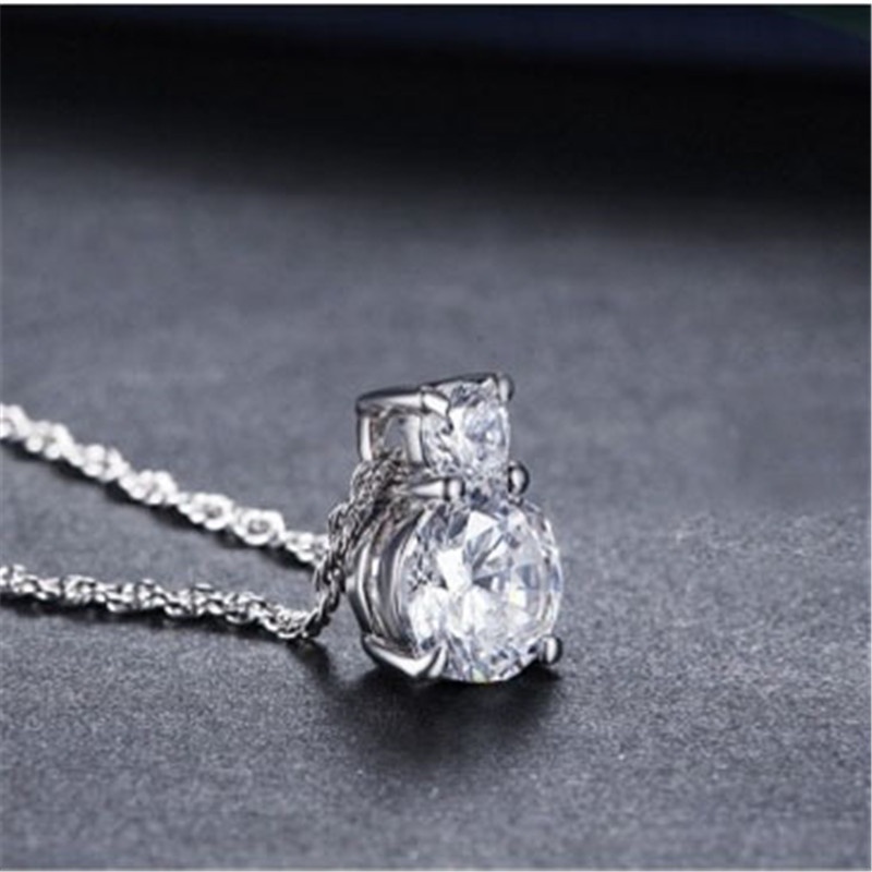 [Ready Stock]Fashion Inlaid Diamond Necklace Simple Pendant