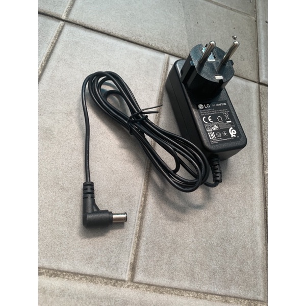 ADAPTOR CHARGER TV LG DAN MONITOR 19v-0.84a 40watt