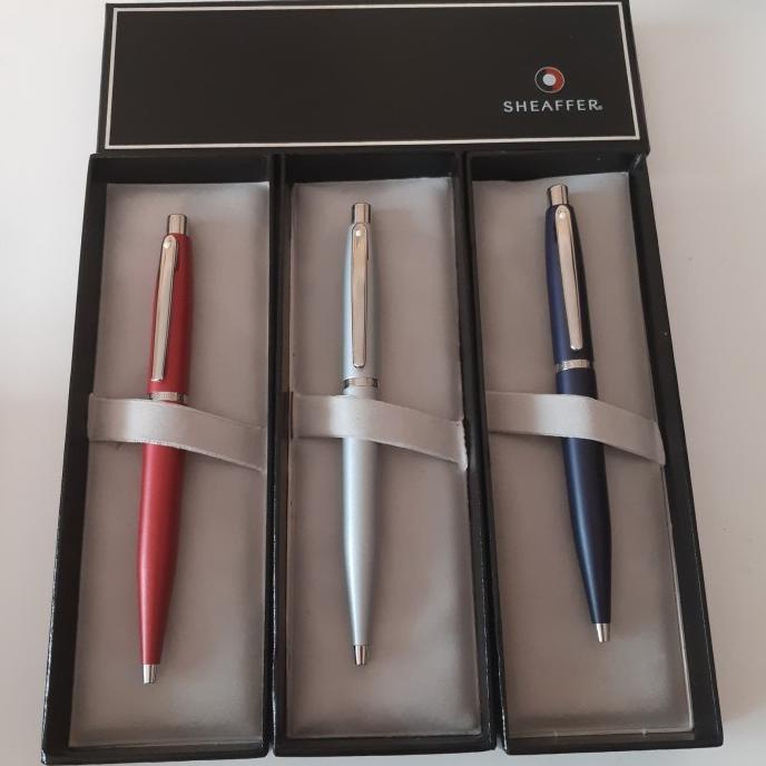 

Ballpoint Sheaffer VFM silver