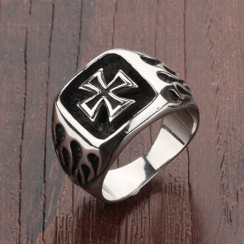 Cincin Vintage Motif Salib Yesus Bahan Stainless Steel untuk Pria