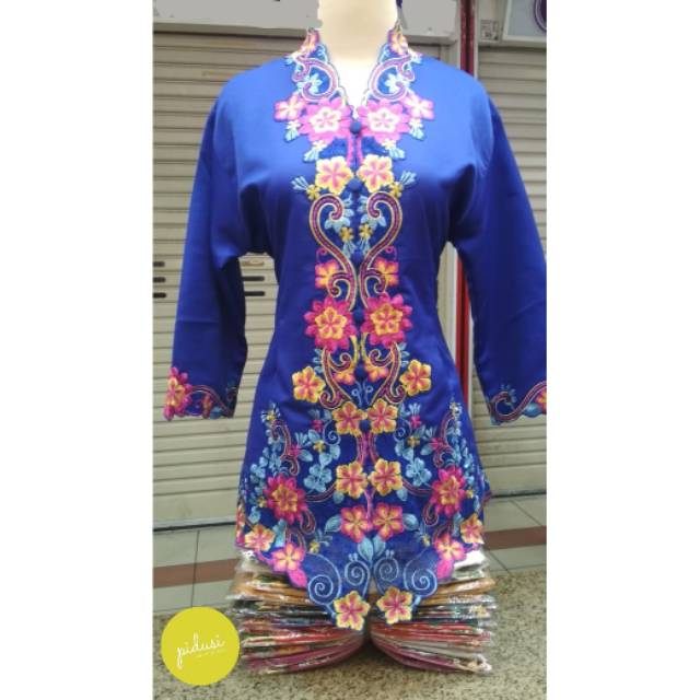 Kebaya encim bordir kombunasi warna