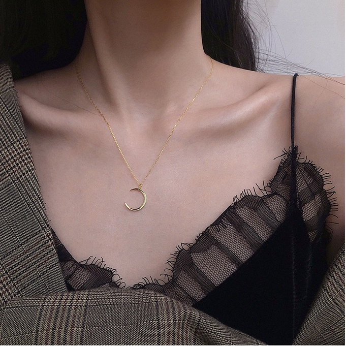 Korean version of simple temperament cold wind wild moon clavicle chain 210807