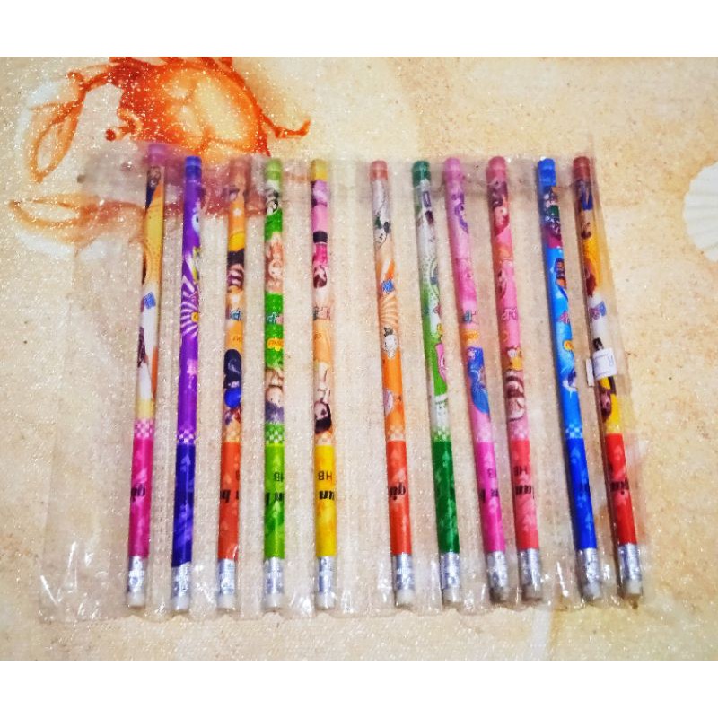 

pensil kayu karakter