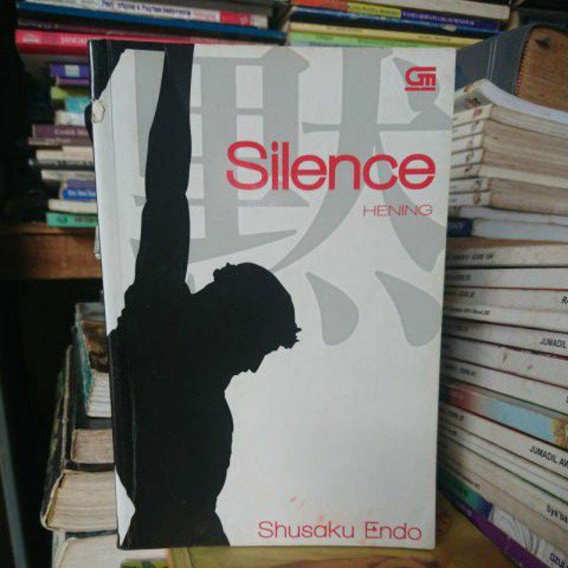 Silence HENING.