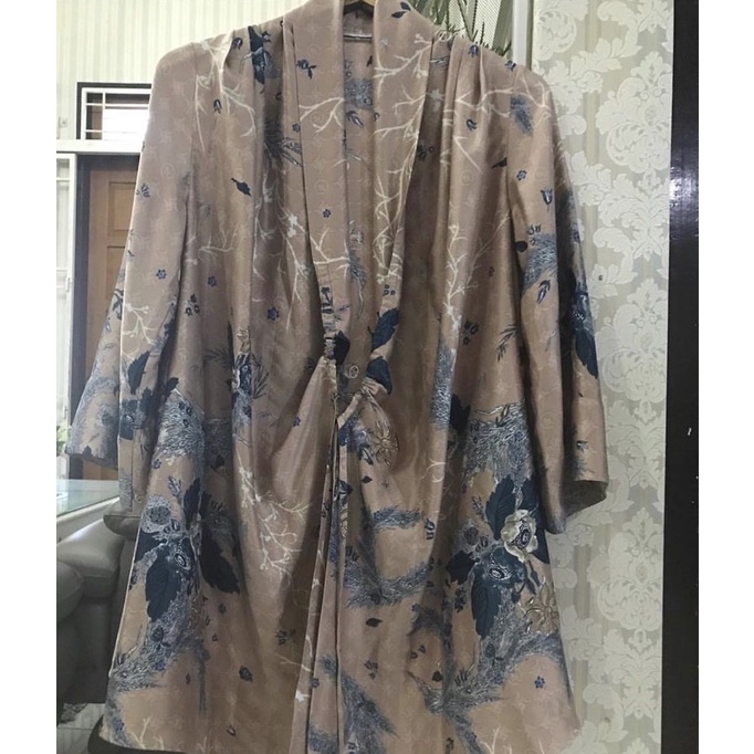preloved ria miranda size XL / riamiranda second / preloved outer / preloved nadjani / preloved wear