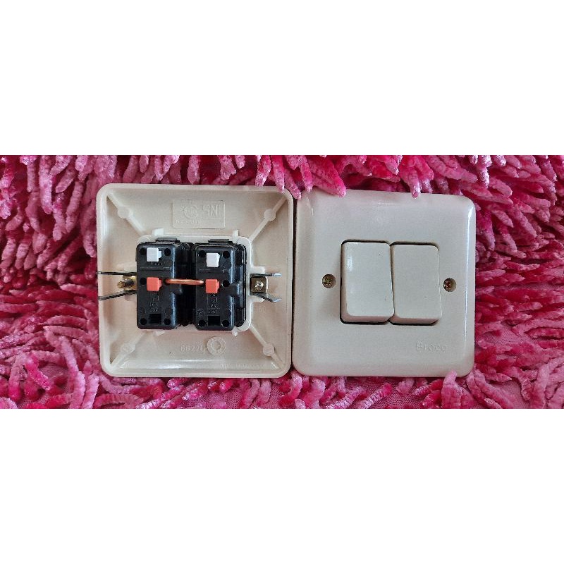 saklar seri n.g broco/saklar lampu isi 2 broco