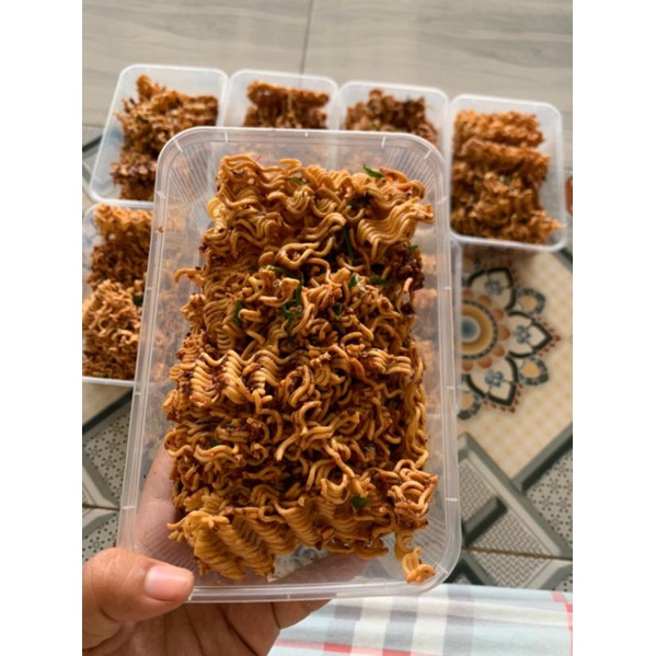 

mie kremes pedas daun jeruk