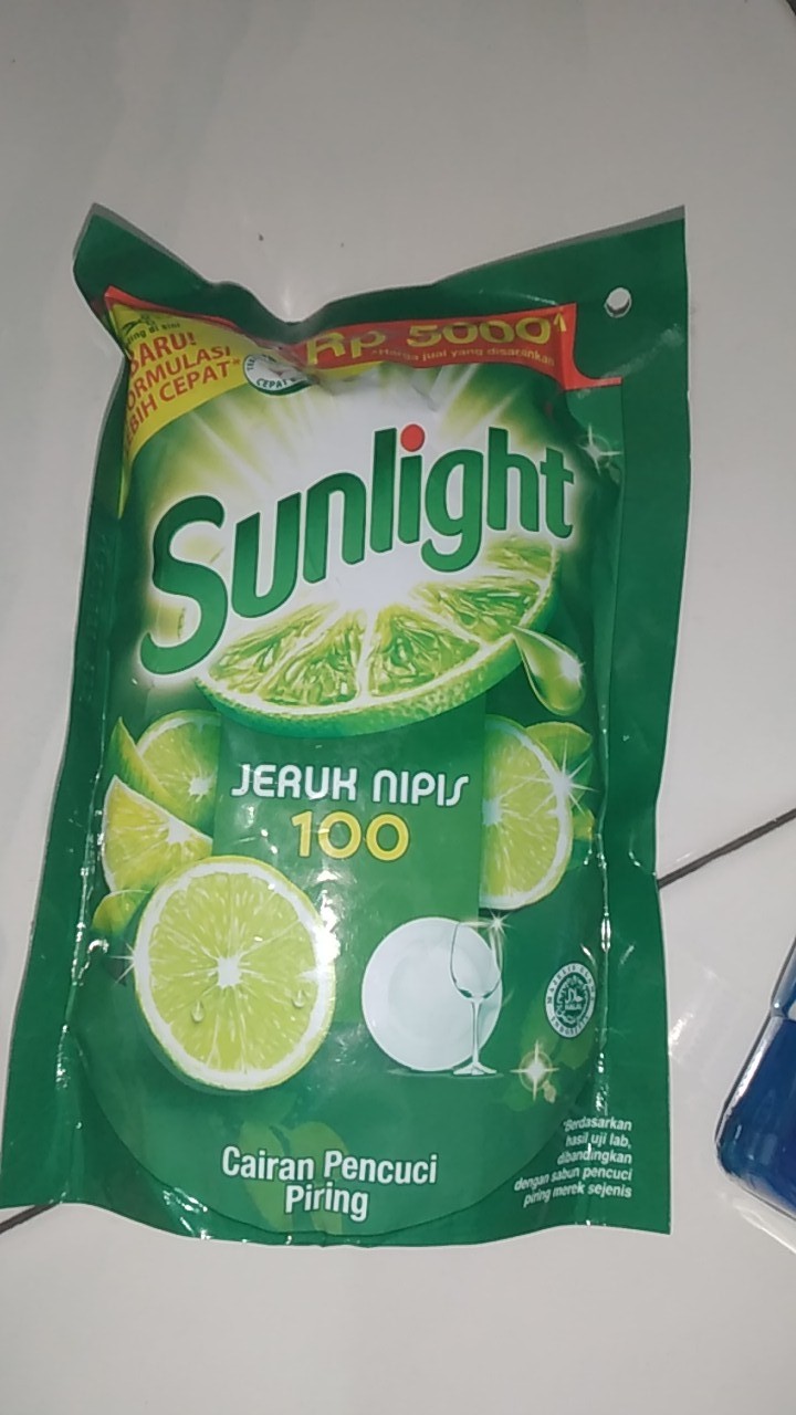 Sunlight Jeruk Nipis 100 ( 210ml / 400ml / 435ml / 750ml / 755ml )
