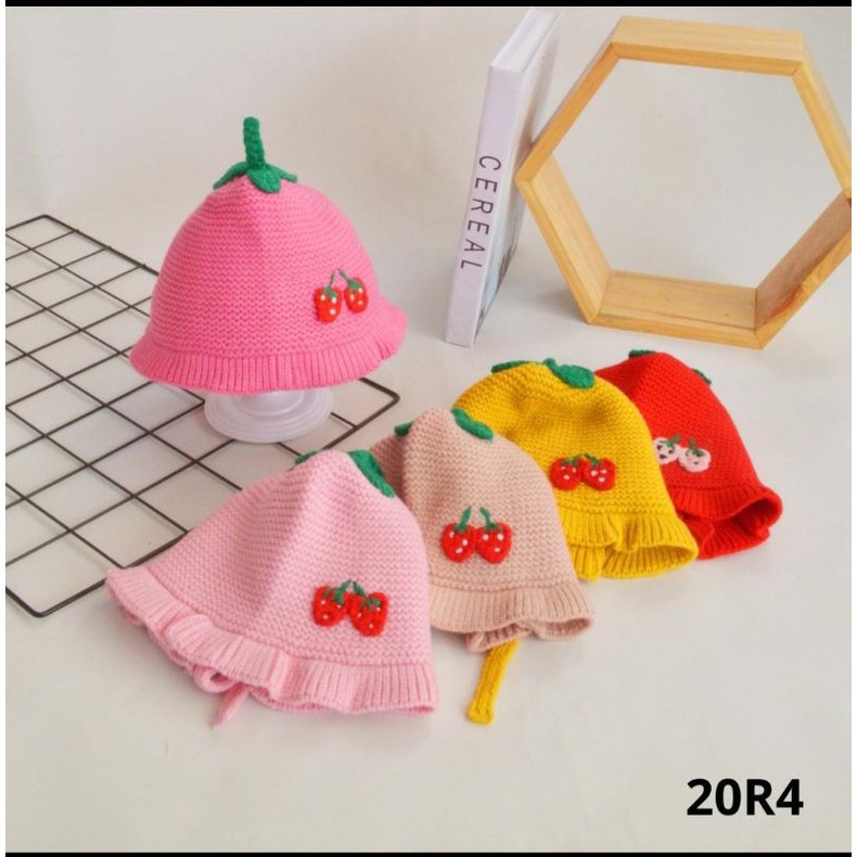 Topi rajut Anak Bayi Perempuan Knitted Ruflle Stawberry Import