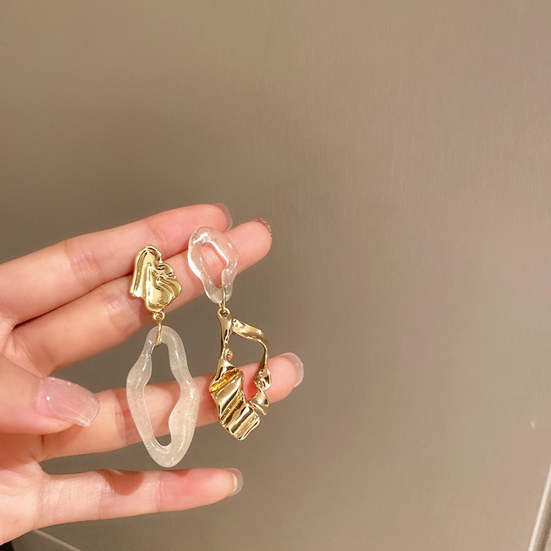Anting Tusuk Gantung Temperament Bahan Alloy Desain Pitamutiara Gaya Koreasimple Untuk Wanita