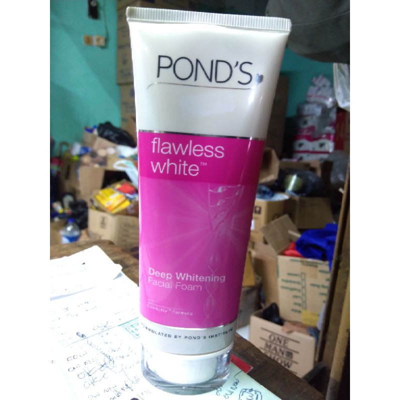 Ponds Flawless White Deep Whitening Facial Foam 100gram