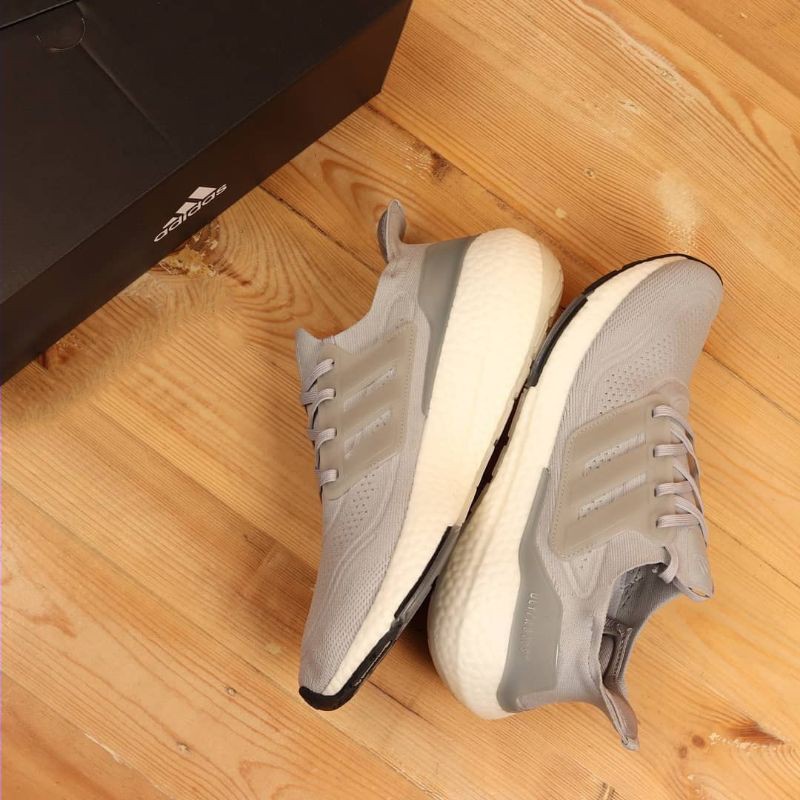 adidas ultra boost core white