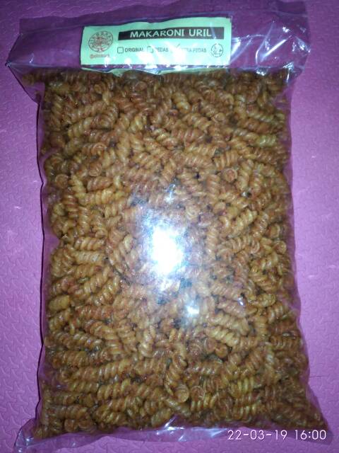 MAKARONI BANTET kriwil KEMASAN 1KG (daun jeruk)