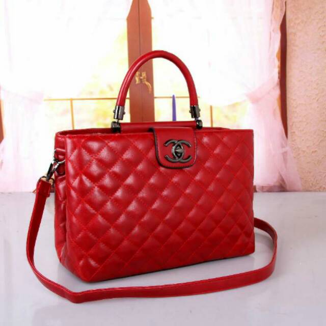 Chanel city top hundle GST
seri : 8860