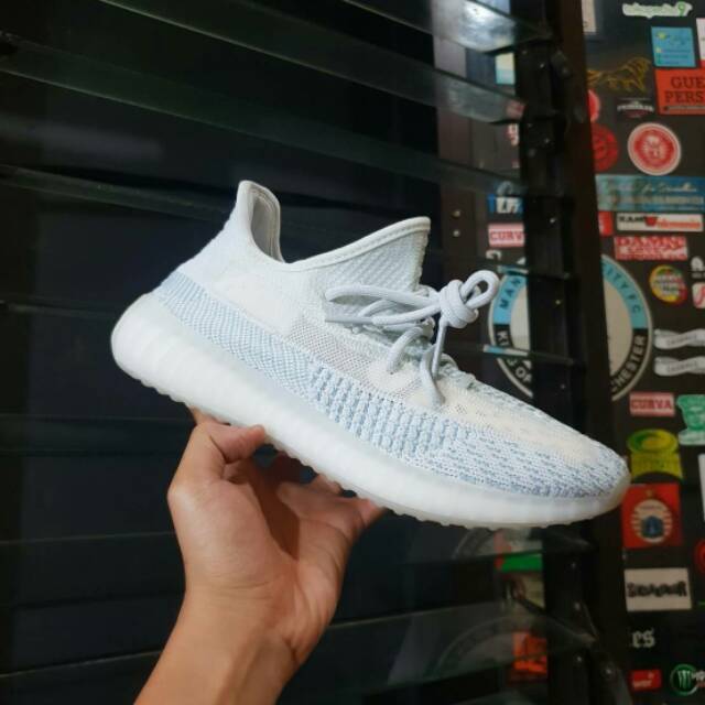 Sepatu Cowok / Sneakers Pria Adidas Yezzy " White Cloud "