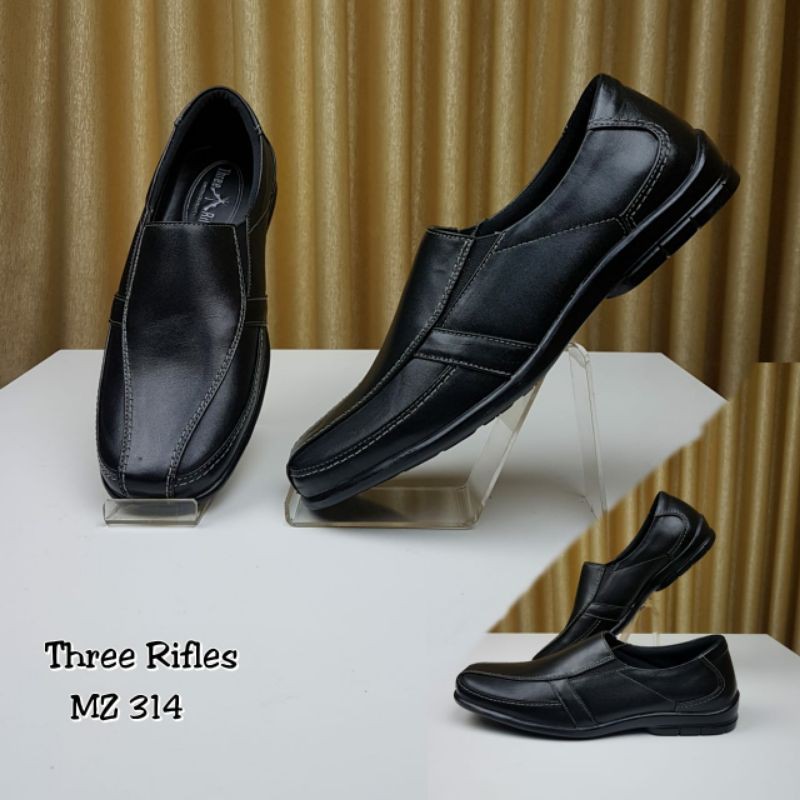 Sepatu Pria Three Rifles MZ 314